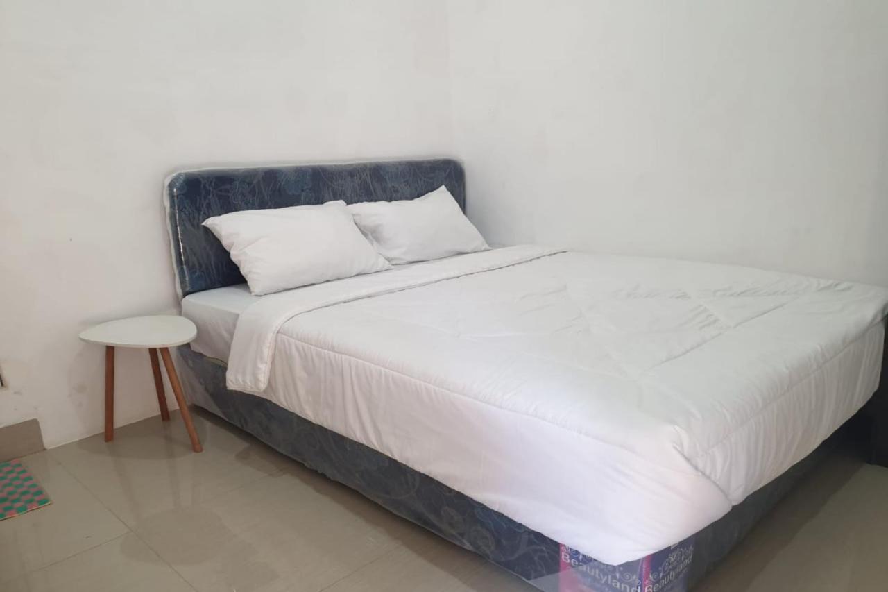 Oyo 90440 Zleepy Whiteland 2* Semarang