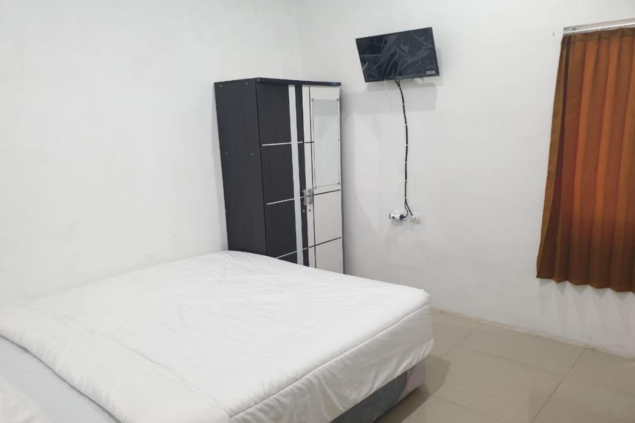 Oyo 90440 Zleepy Whiteland Hotel 2*